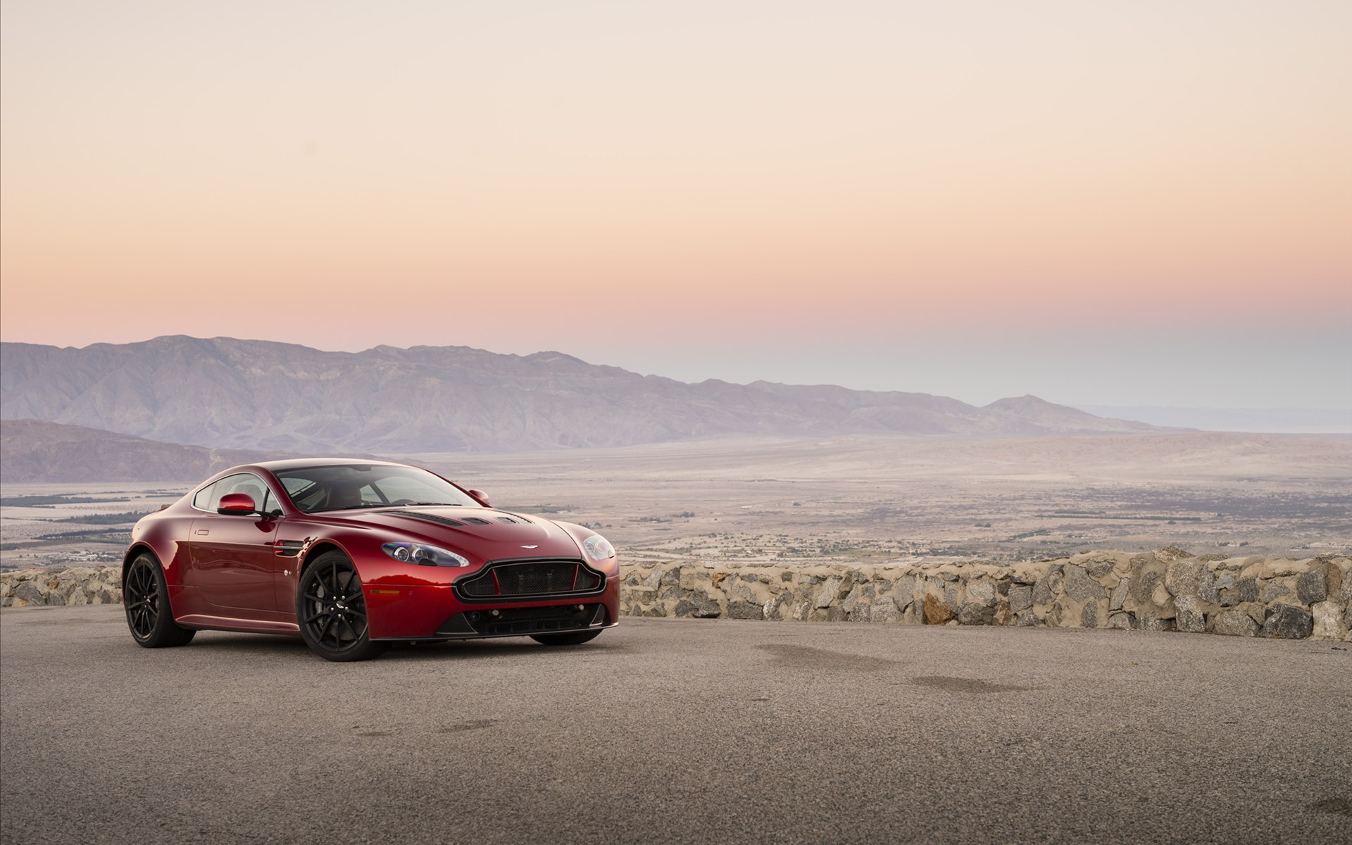 Aston Martin V12 Vantage S 2014